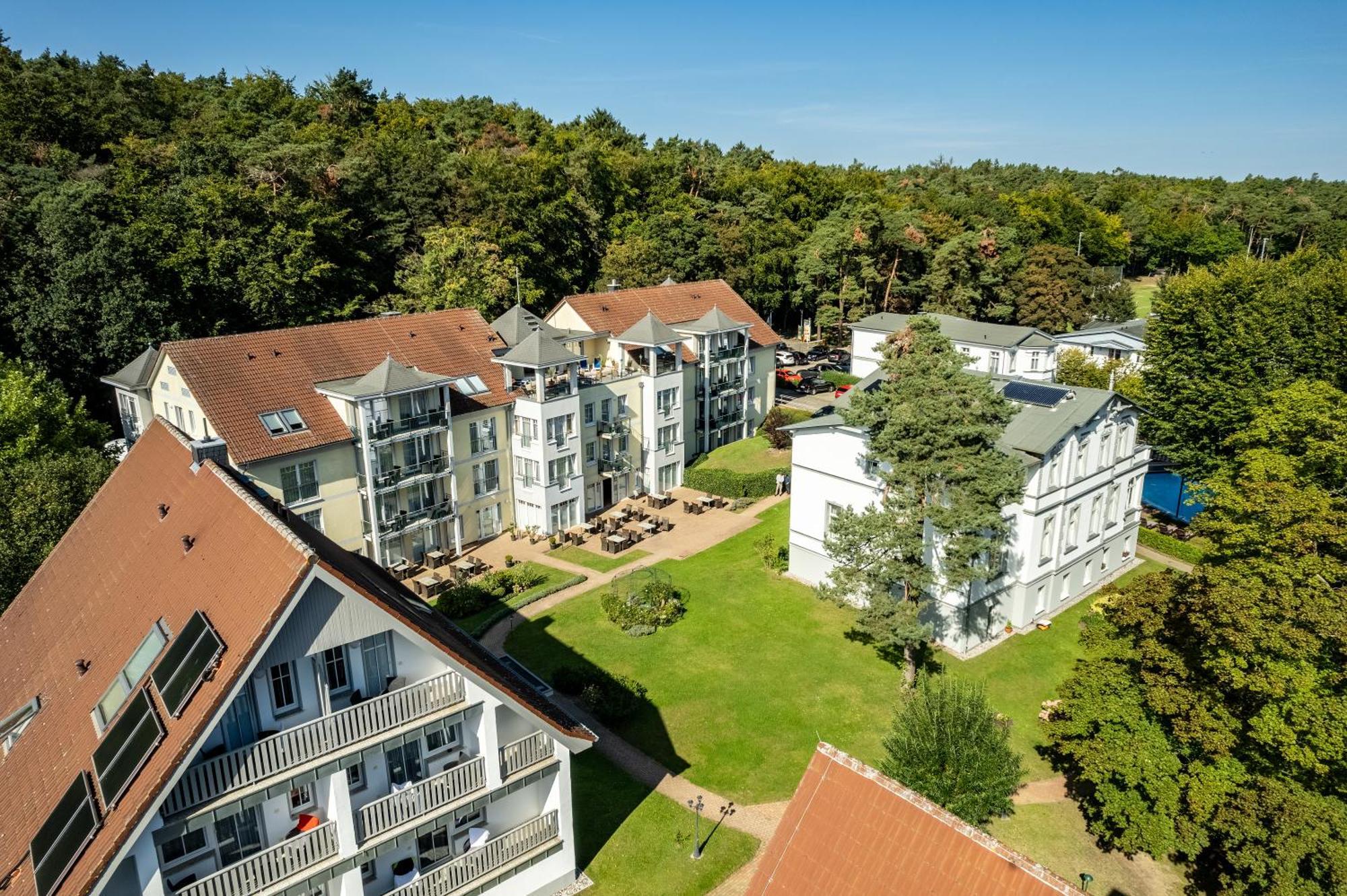 Ostseehotel Villen Im Park - Ein Rovell Hotel Heringsdorf  Exterior foto