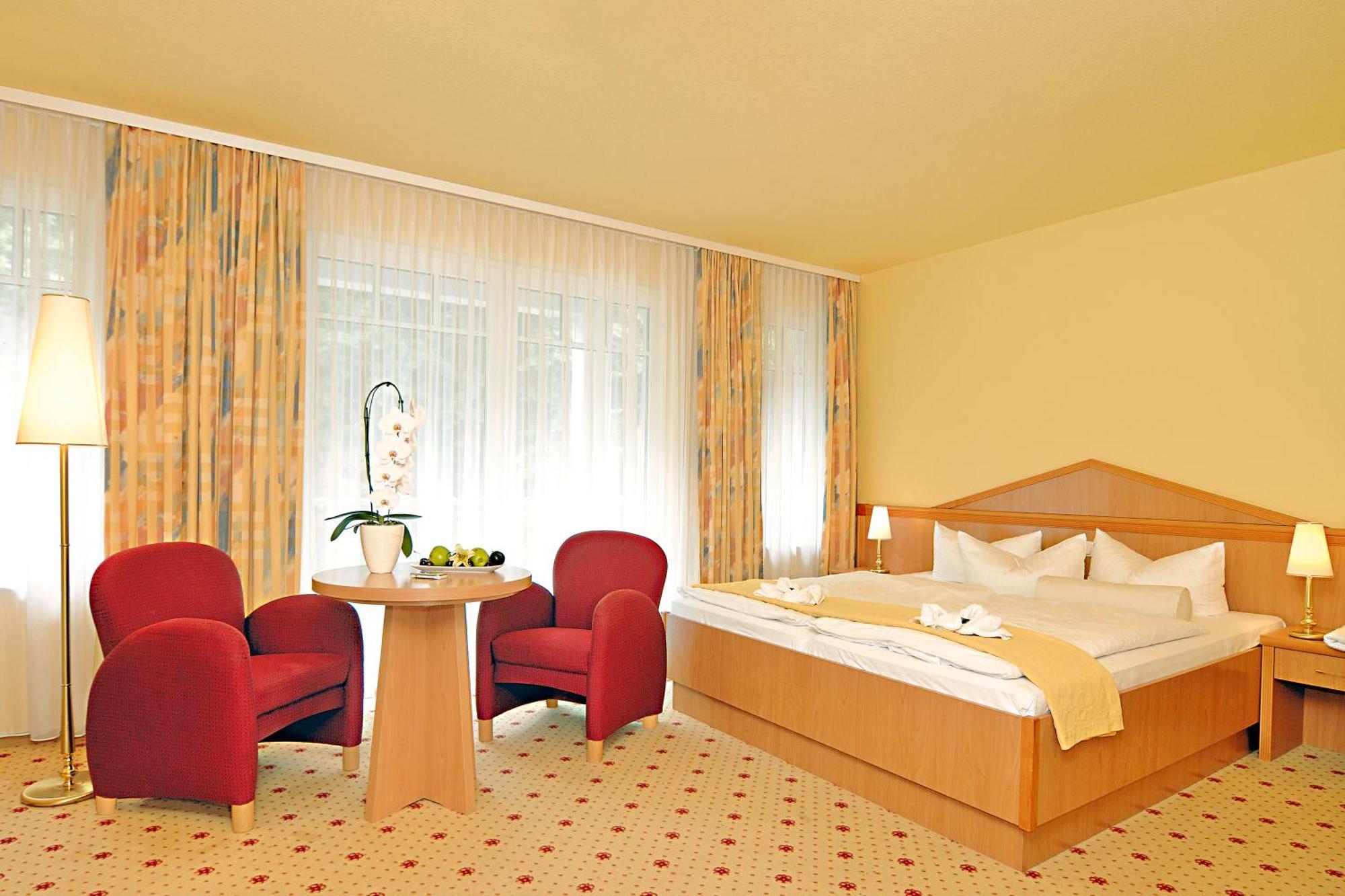 Ostseehotel Villen Im Park - Ein Rovell Hotel Heringsdorf  Exterior foto