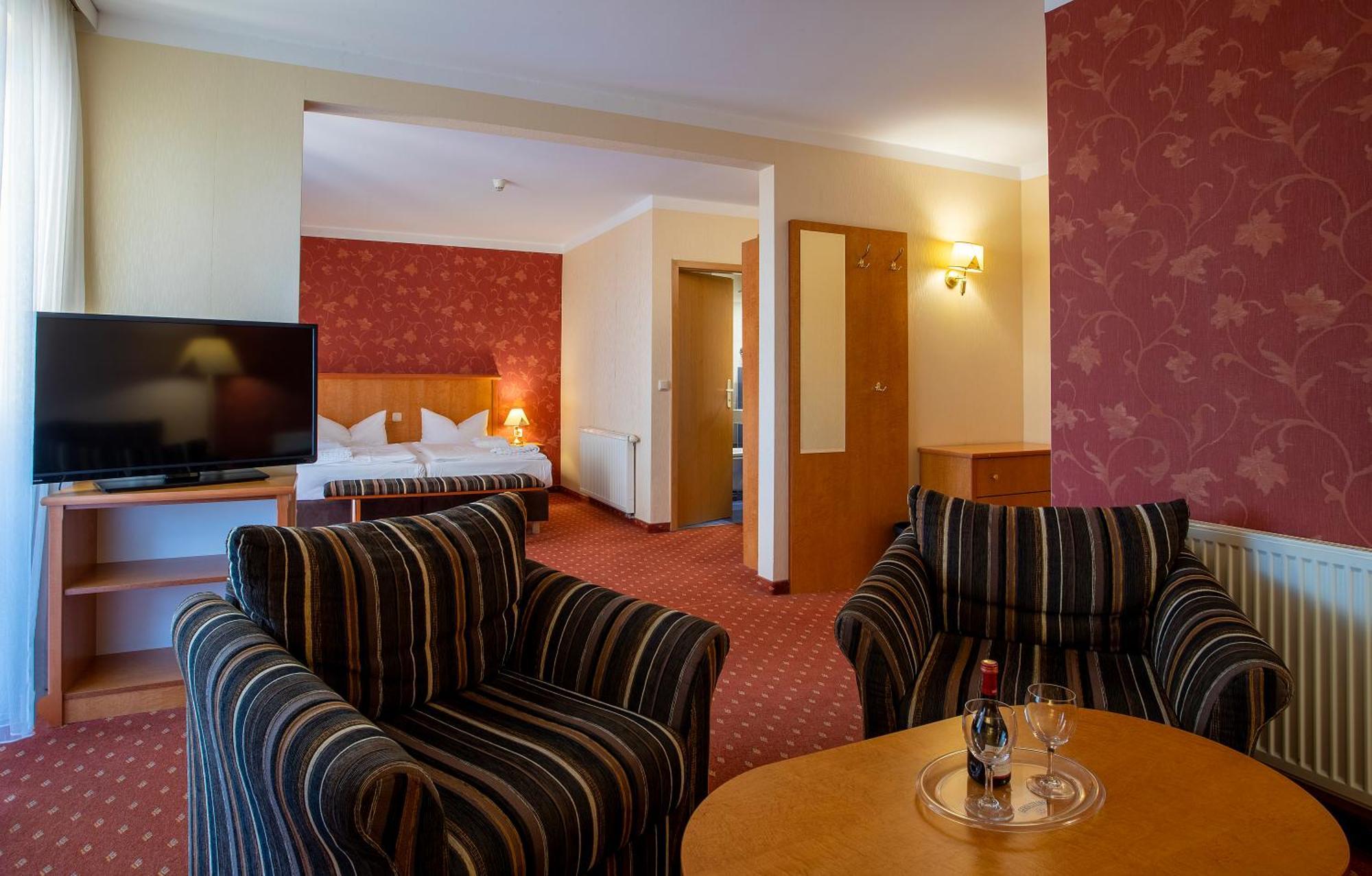 Ostseehotel Villen Im Park - Ein Rovell Hotel Heringsdorf  Exterior foto